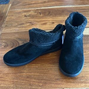 New kookaburra Ugg women’s short boots 9